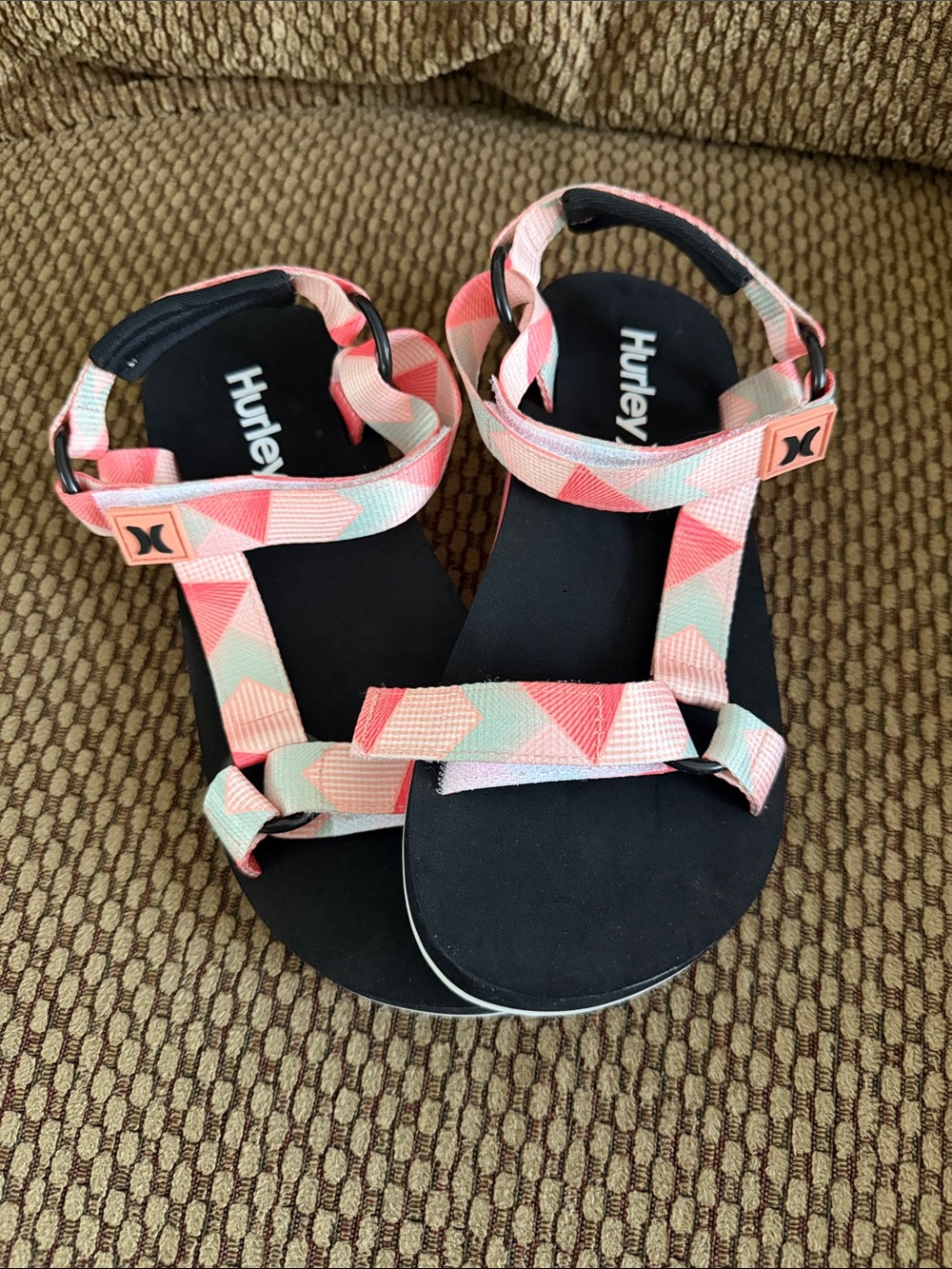 Hurley Coral Pink Mint Geometric Strap Sandals